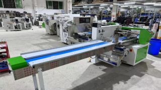 Pirinç Kekleri ve Şişleri için Akış Paketleme Makinesi